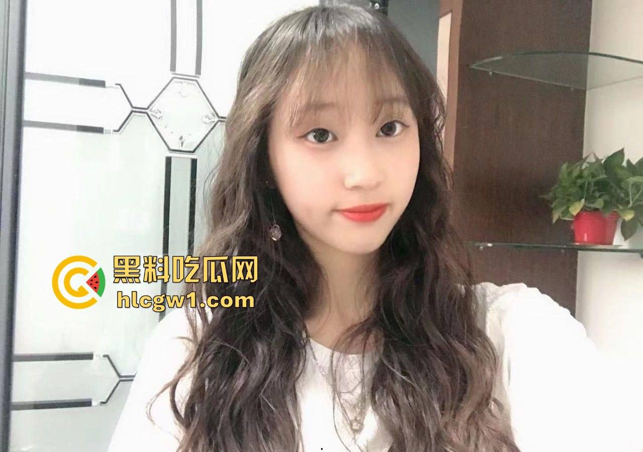 太原漂亮大学生妹子【刘晓晴】爆出猛料！穿情趣女仆装伺候男友，骚得彻底放飞自我！-2