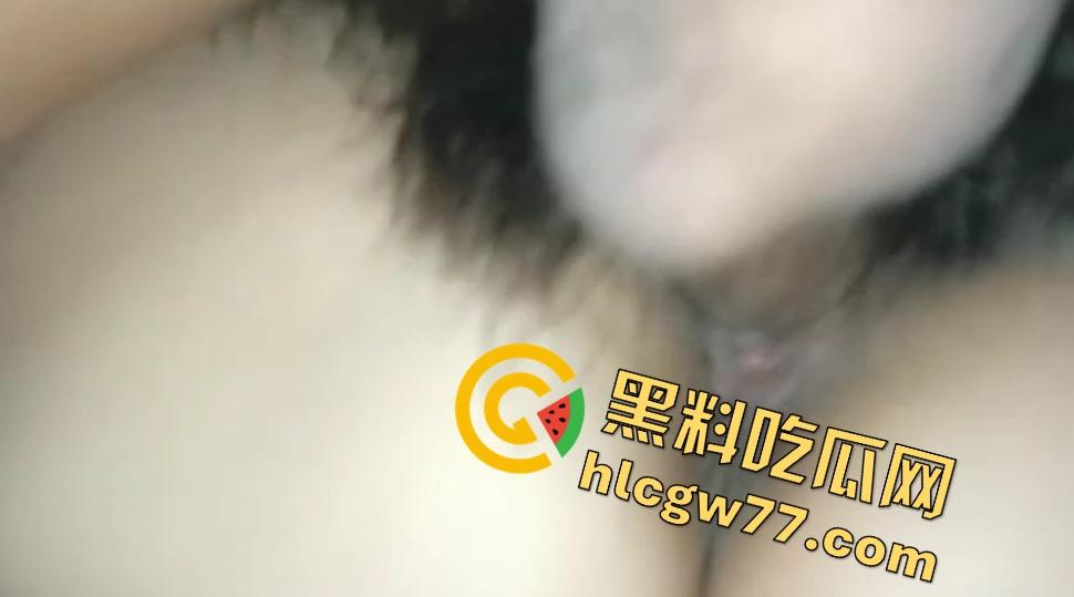 成都熟女绿帽人妻惊天大瓜曝光啦！公交夫人换妻露出被操，老公没撸管都能自射满地精液，被嘲笑太废物了！-5