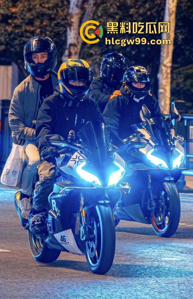 重庆22岁摩托博主【蓄意喵喵拳】抬头骑摩托玩命秀逆行甩头，受伤住院还水滴筹，这波操作真是秀到飞起！-7