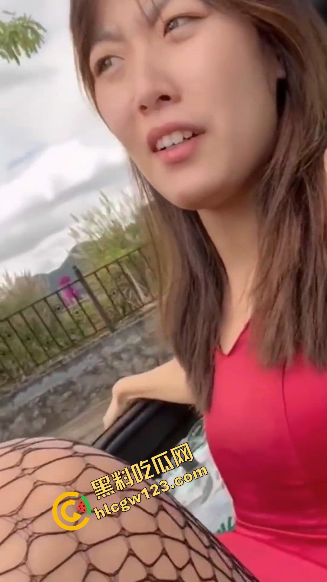 新能源车企都该看,ET6车震首秀野战出圈,白天渔网袜后备箱开干,厂家宣传说宣传能坐下两个人没骗人!-11