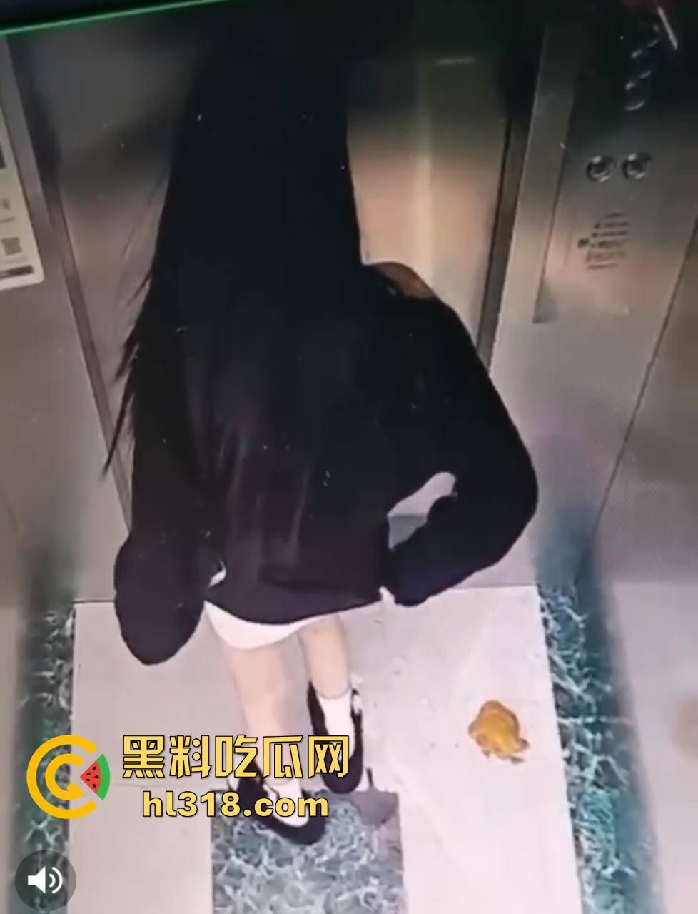 河南驻马店抖音网名【瑶.】妙龄女子当众在电梯拉屎,女子在无视监控,拉完随后淡定离开!-8