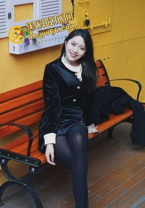 湖北艺术学院大三贱货【杨豆豆】出轨勾搭李某轩被男友抓包,怒甩啪啪视频报复,这渣女骚技满级才敢浪!-2