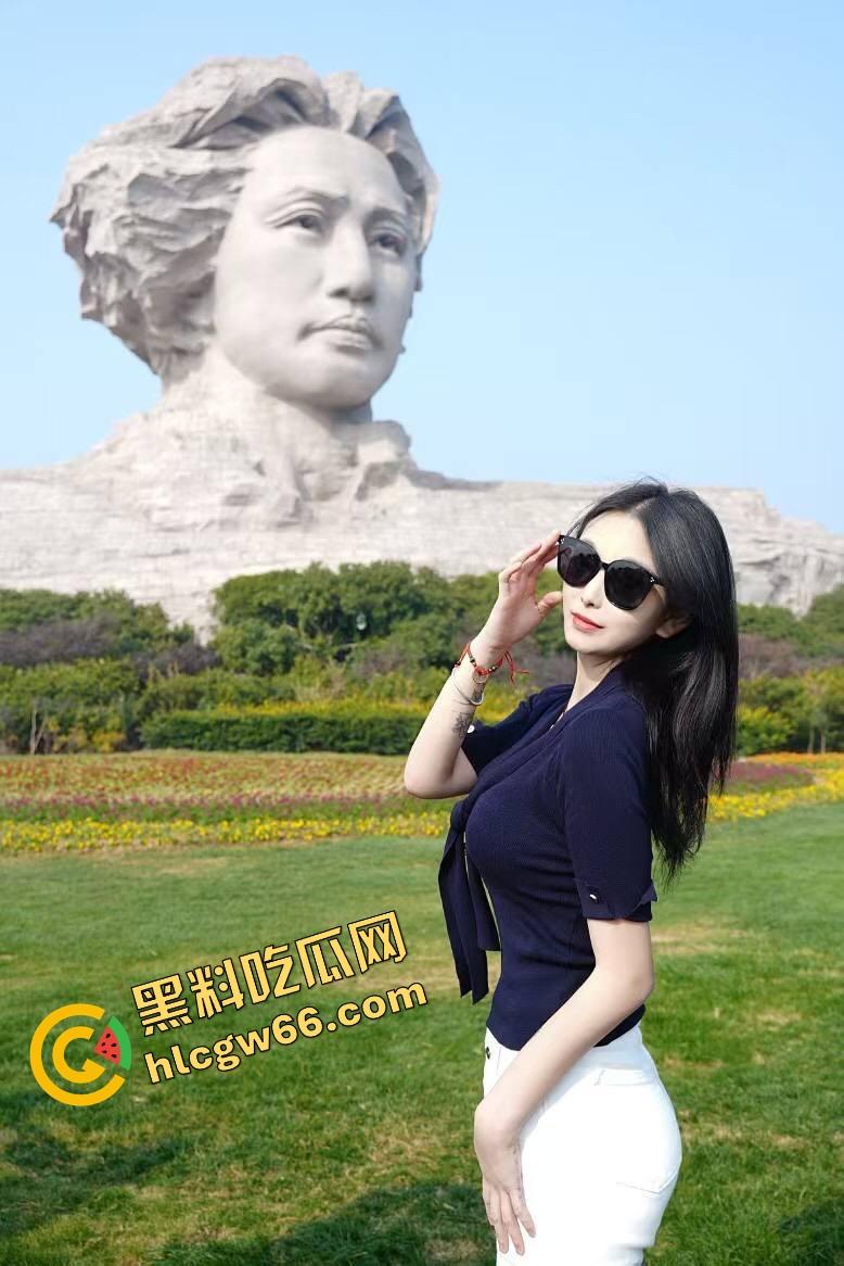 武汉【李露露】被开发半年从普通女生变成性奴母狗,一边打电话一边被爆操,SM羞耻玩法越玩越野!-1