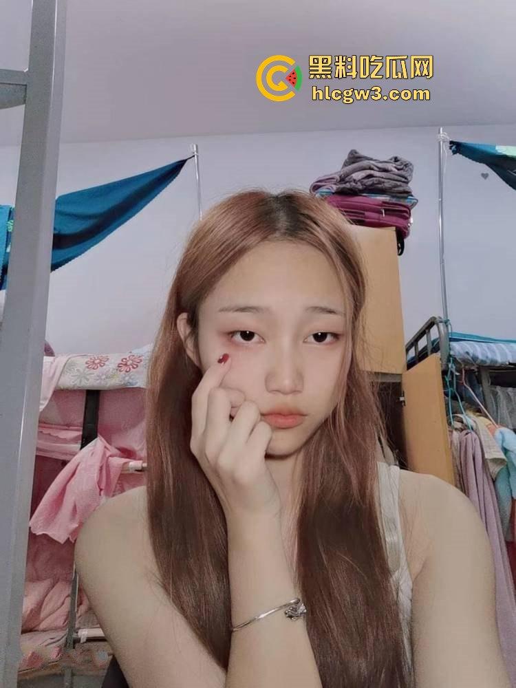 西安交大清纯校花【黎诗雨】私密自拍外流!清纯脸蛋配骚浪劲儿,男友大棒伺候叫声销魂惹全网嗨翻!-4