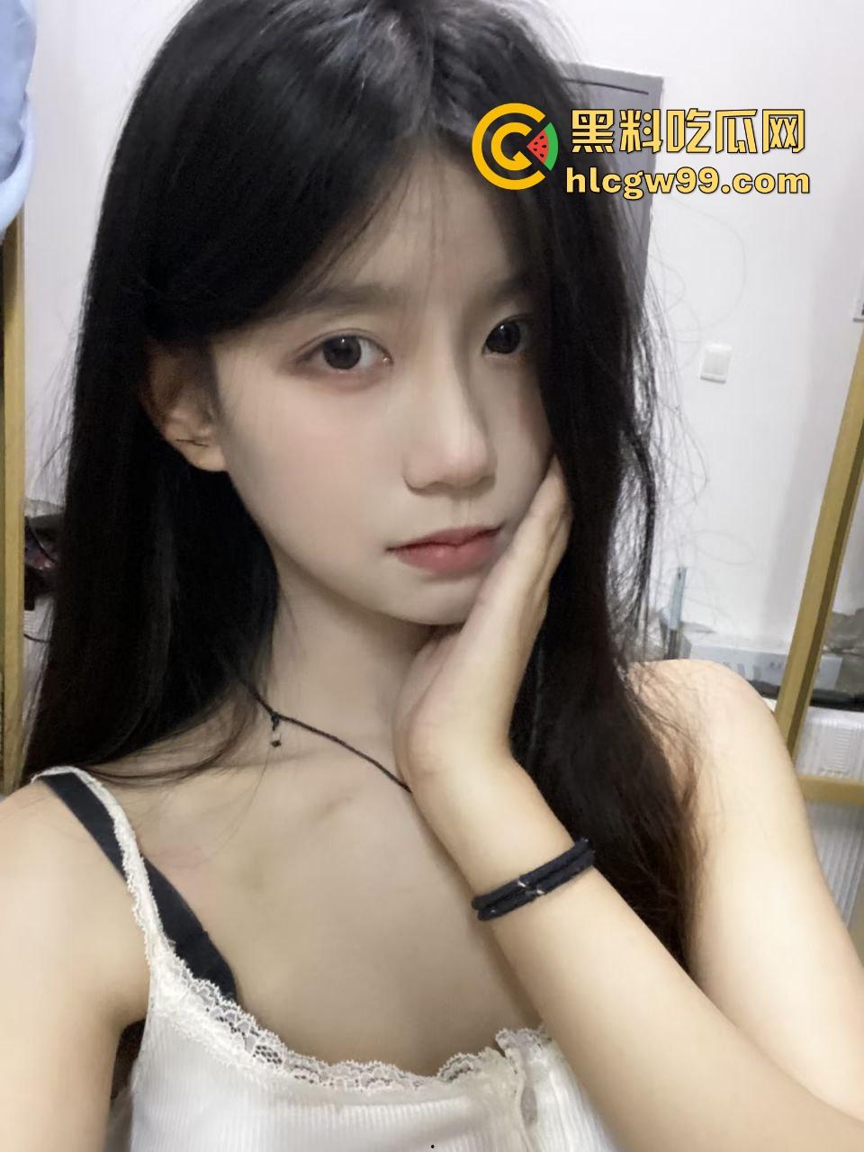 福建信息职业甜御反差女大【陈雯琪】从职高宿舍一路骚到大专，大学直接实战约炮战斗一夜！-1