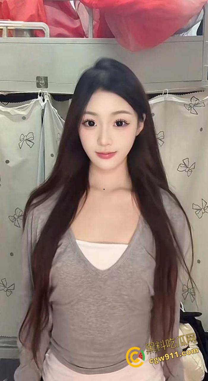 河南师范超美舞蹈生【周彤彤】,情趣蕾丝内裤勾引男友,开档黑丝无套后入,各种体位疯狂爆操!-2