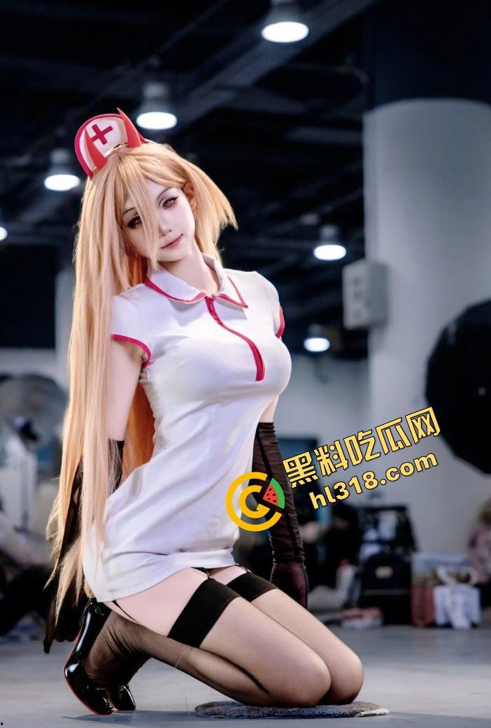 coser比比谁骚,成都夜场漫展集体裆走光,连体丝袜裹逼,内裤全外穿,宅男手机拍到爆存储!-9