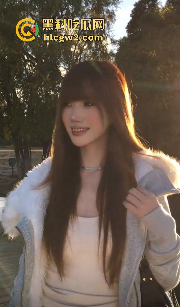 抖音百万粉丝网红【梁嘉蕊】现任前任爆料连连!约炮不停现男友面前还敢带节奏黑前任 真是个自带热搜体质!-9