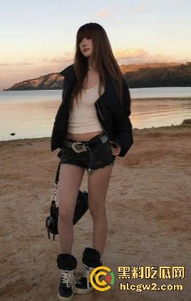 抖音百万粉丝网红【梁嘉蕊】现任前任爆料连连!约炮不停现男友面前还敢带节奏黑前任 真是个自带热搜体质!-15