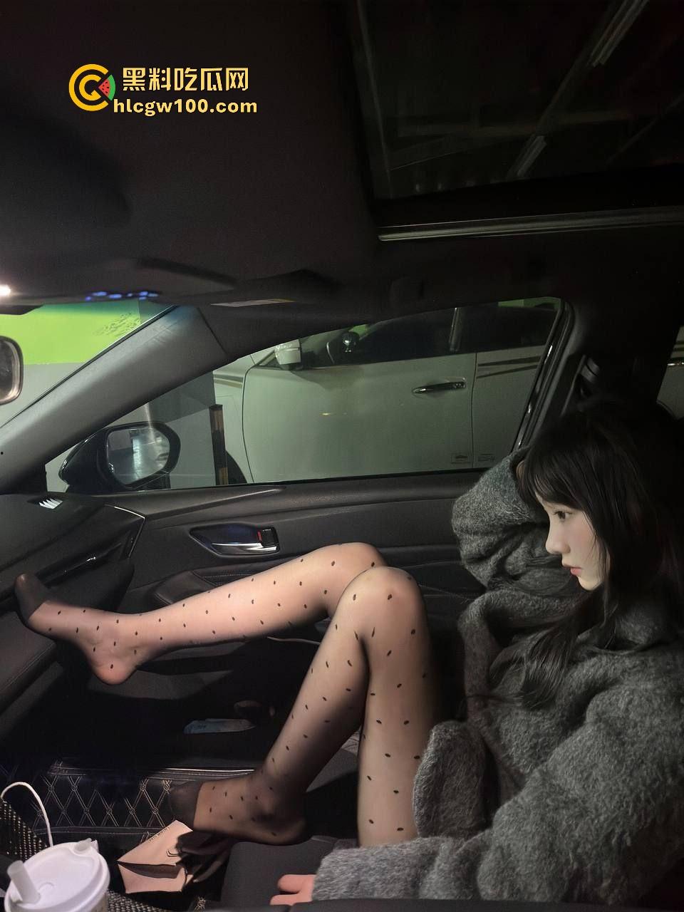 襄阳【冷佳桐】从害羞妹到骚浪货,交友平台聊来的嫩逼,插多了主动喊老公求操,舔逼还流黏液到嘴里!-4