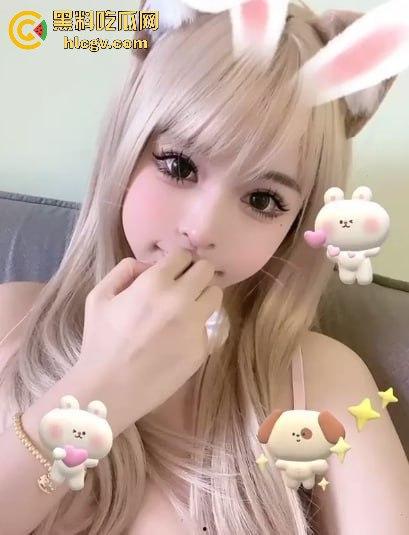 瓜友投稿广州外围00后嫩妹约炮!穿衣是女神,脱衣秒变淫荡骚母狗,性价比拉满!-1