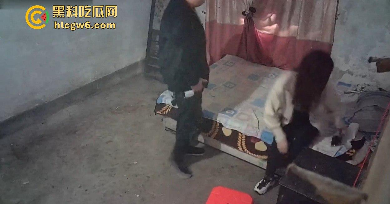 监控偷拍曝光 站街女怒接小鸟胖男百元一炮 75下秒完 平均每下1块3 兄弟真是按秒计费的性价比之王！-10