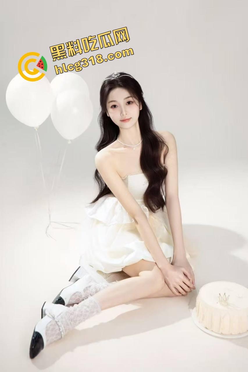 开房花活多全裸取闪送，骚女掀被露奶玩心跳，快递小哥见码如见鬼，头都不敢抬一脸写着社会险恶！-1