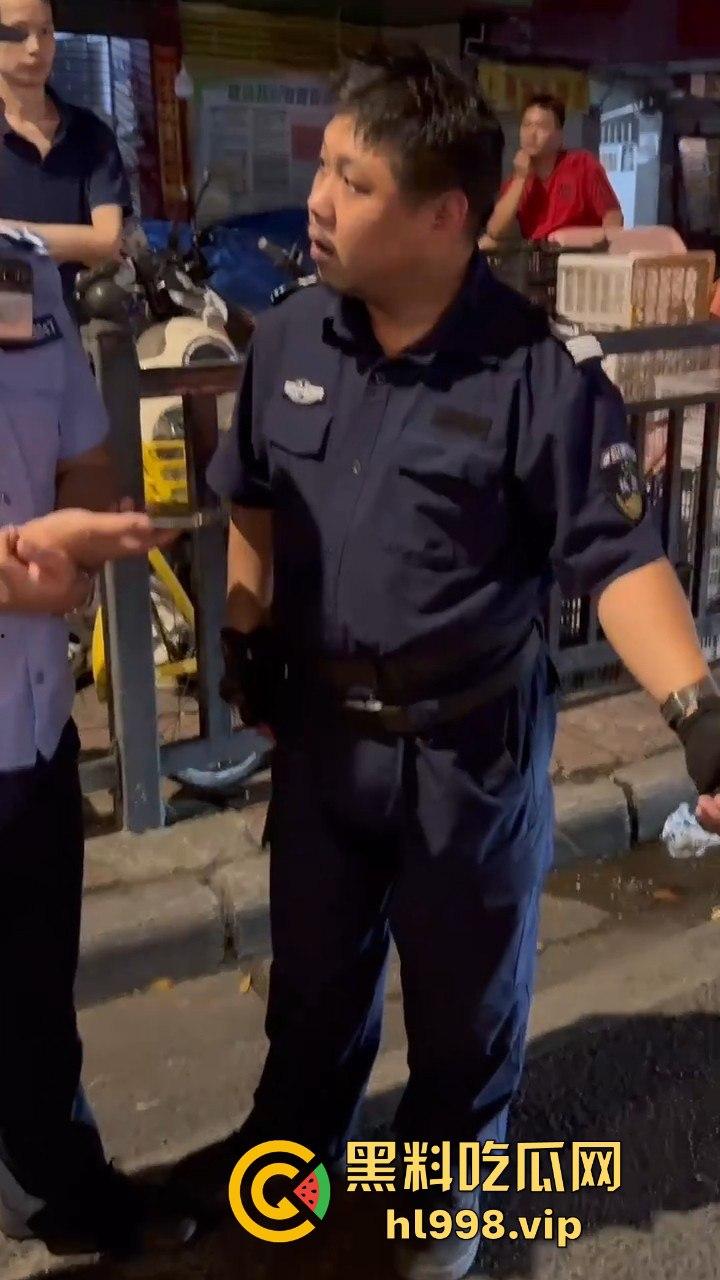 保安冒充警察，骑改装鬼火去查车，真以为鬼火少年都是低能儿？侮辱人也不带这么玩的！-5