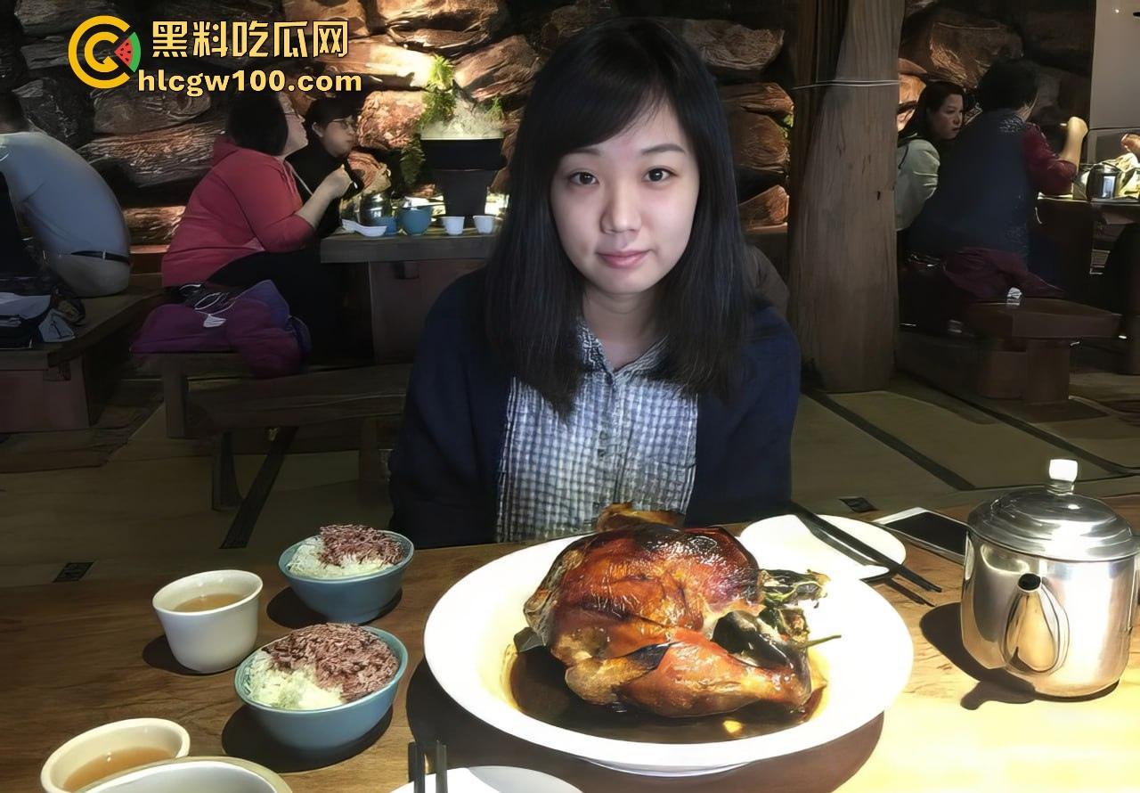 陕西极品少妇【吴菲】居家做爱自拍流出,叫床声诱人紧闭双眼享受其中,骚得让人直起反应!-1