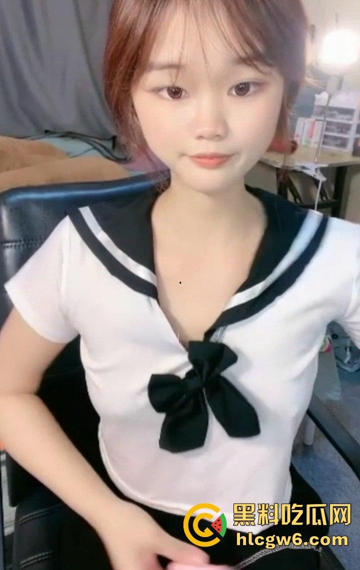 03年卡哇伊嫩逼【郭梦琪】玩水手服69姿势舔到腿软视频流出，扶腰后入猛操撞得奶子飞，娇喘嗲叫操到你心慌！-1