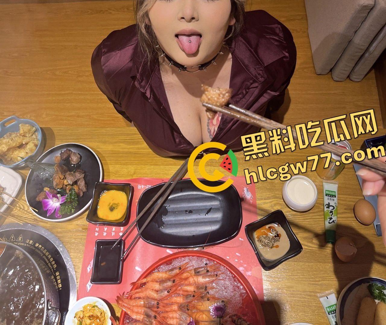 长沙艺术学院“母狗”大学生反差炸裂!巨乳自拍不雅视频曝光,真实bbw肥臀粗腿线下打炮!-1