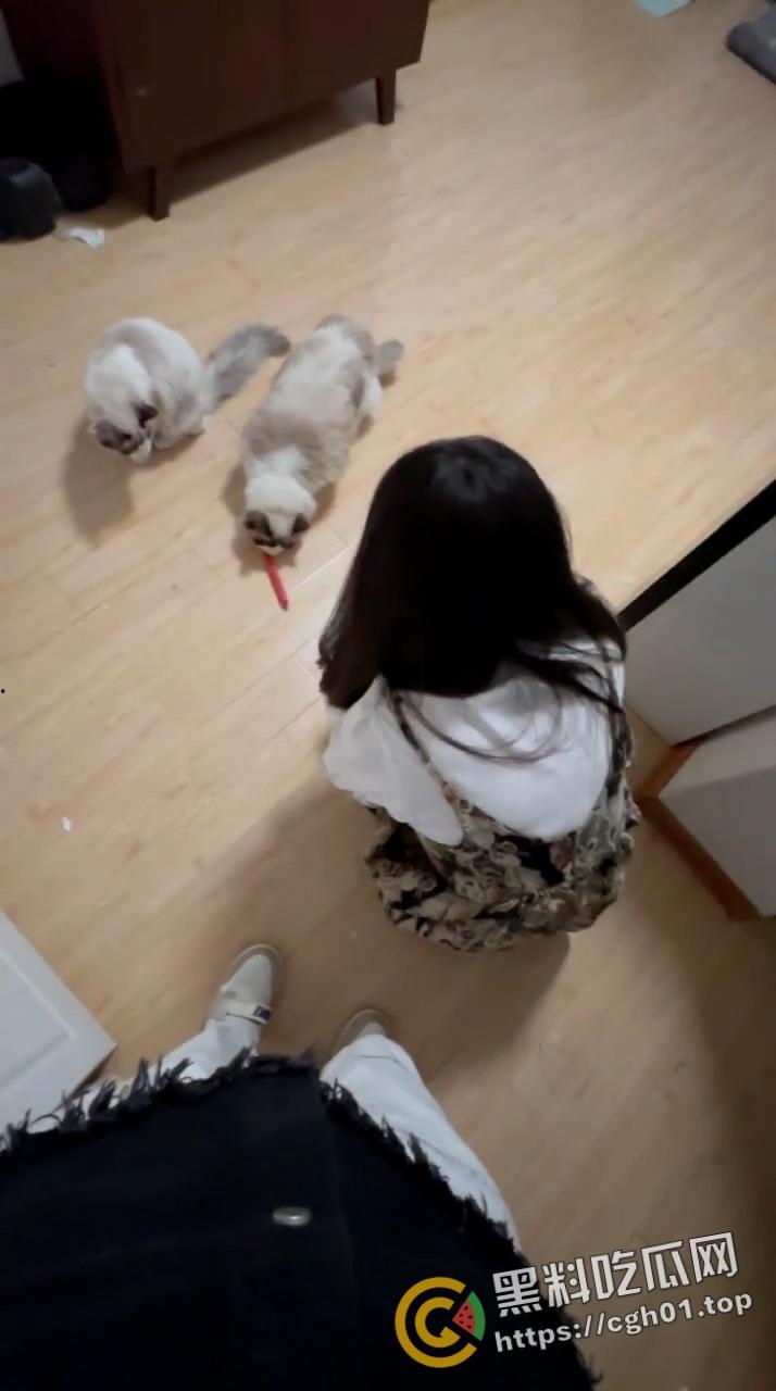 瓜友投稿！东莞附近的人约炮约到学生妹 带着书包作业出来打炮 美乳粉嫩的不像话-2