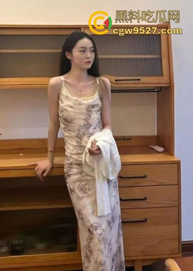 浙江工商大学高颜值女神【严妍】跟男友性爱视频曝光,御姐气质风情万种,黑丝露脸撸管必备的性感尤物!-2