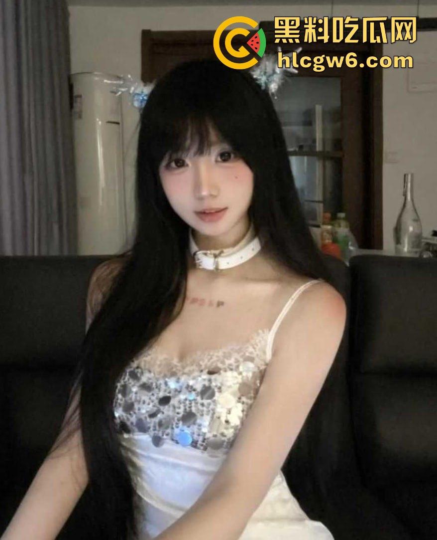 抖音高颜值网红23万粉丝的女神『 恋爱绝缘体』私密视频外流,可甜可萝秒变销魂尤物,高价定制曝光!-12