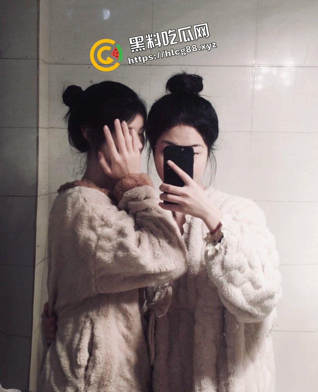 福建艺术职业反差学生骚货【徐雅】带着刚破处的闺蜜酒店约炮大哥,双飞4P全裸肉体碰撞!-3