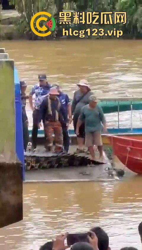 鳄鱼杀人开宴！小镇女孩惨遭下肚，砂捞越首次鳄鱼吃人，残骸成谜！-6