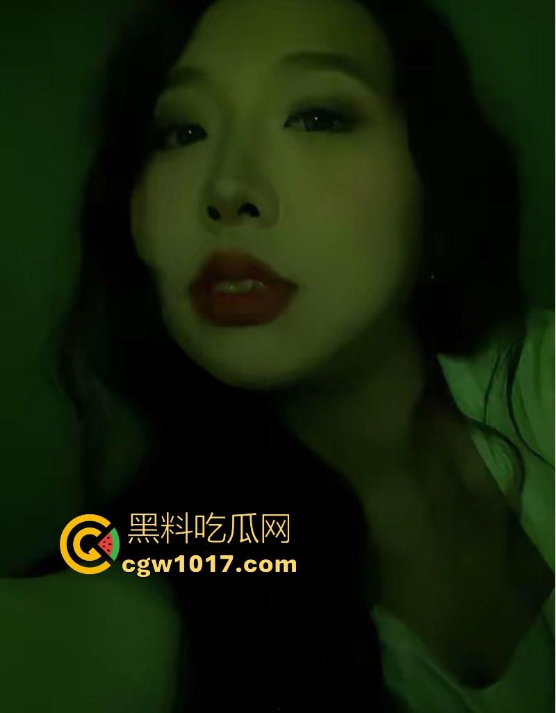 河北极品巨乳女友【林美慧】翘臀细腰奶子挺,劈腿露穴夹紧肉棒,脸穴同框日常骑乘榨精,没人能在她手上活过4分钟!-3