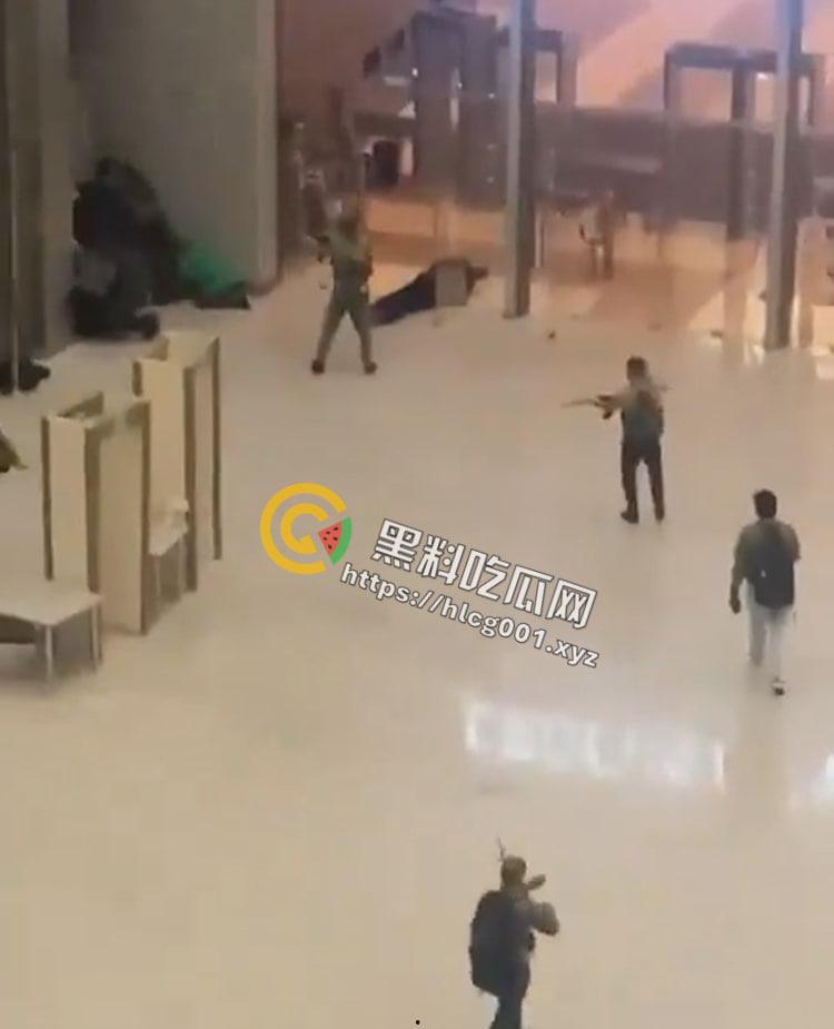 俄罗斯莫斯科附近克洛库斯市政厅枪击事件 特种部队突袭大楼大战恐怖分子  死亡上百人 遍地尸体 现场直达-5