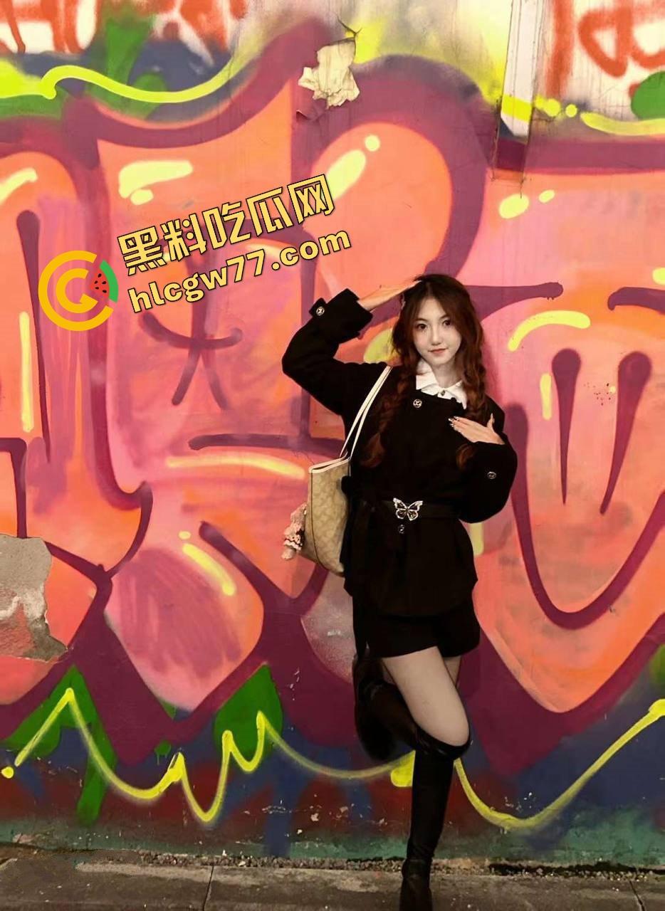 邯郸高颜值理发店小妹【兔兔】学徒眼镜骚货，天然喜欢捆绑调教，越绑越湿，骚穴夹得翻红抽搐！-4