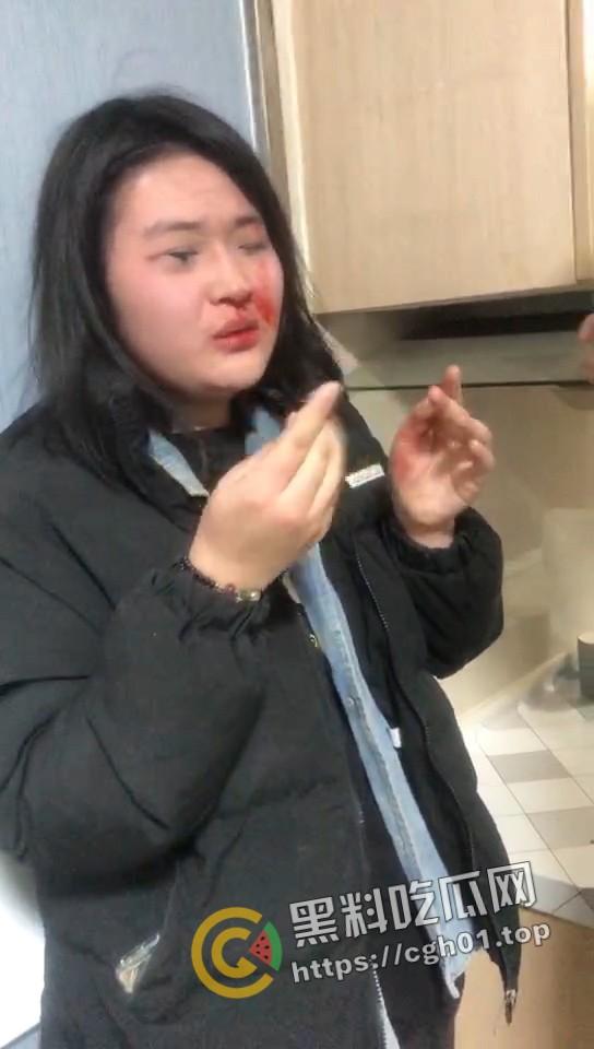 精神小伙版捉奸!暴揍狗男女 女的还是个小坦克 真佩服学弟冒着被揍得风险开坦克-3