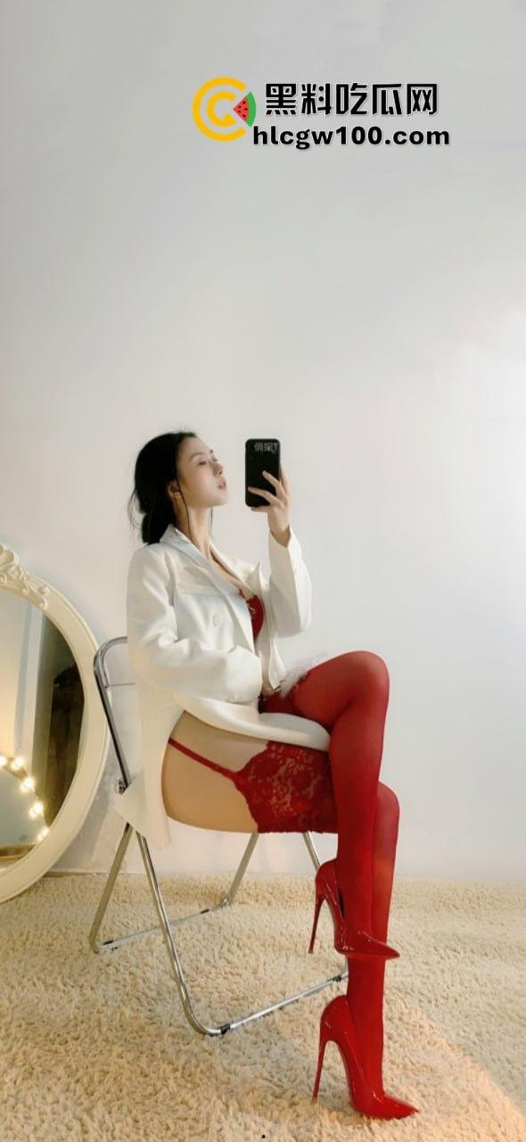 蜜桃臀女神【俏妞qiaoniuTT】微密圈VIP最新私拍流出 来一睹女神另一面-12