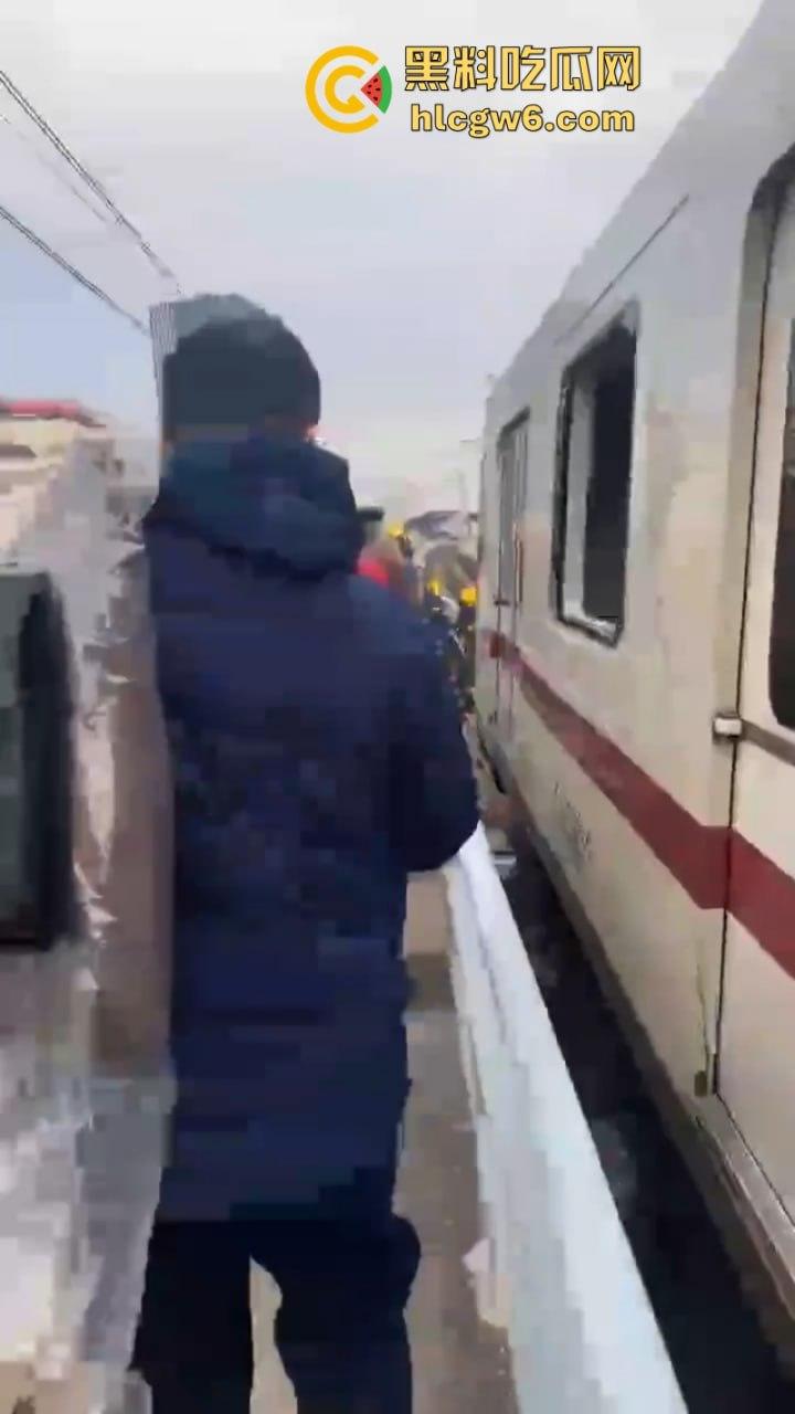 一生捅的最大的篓子！上海地铁1被工地上塔吊侵线砸停 工地项目负责人面临数亿赔偿 天塌了！-6