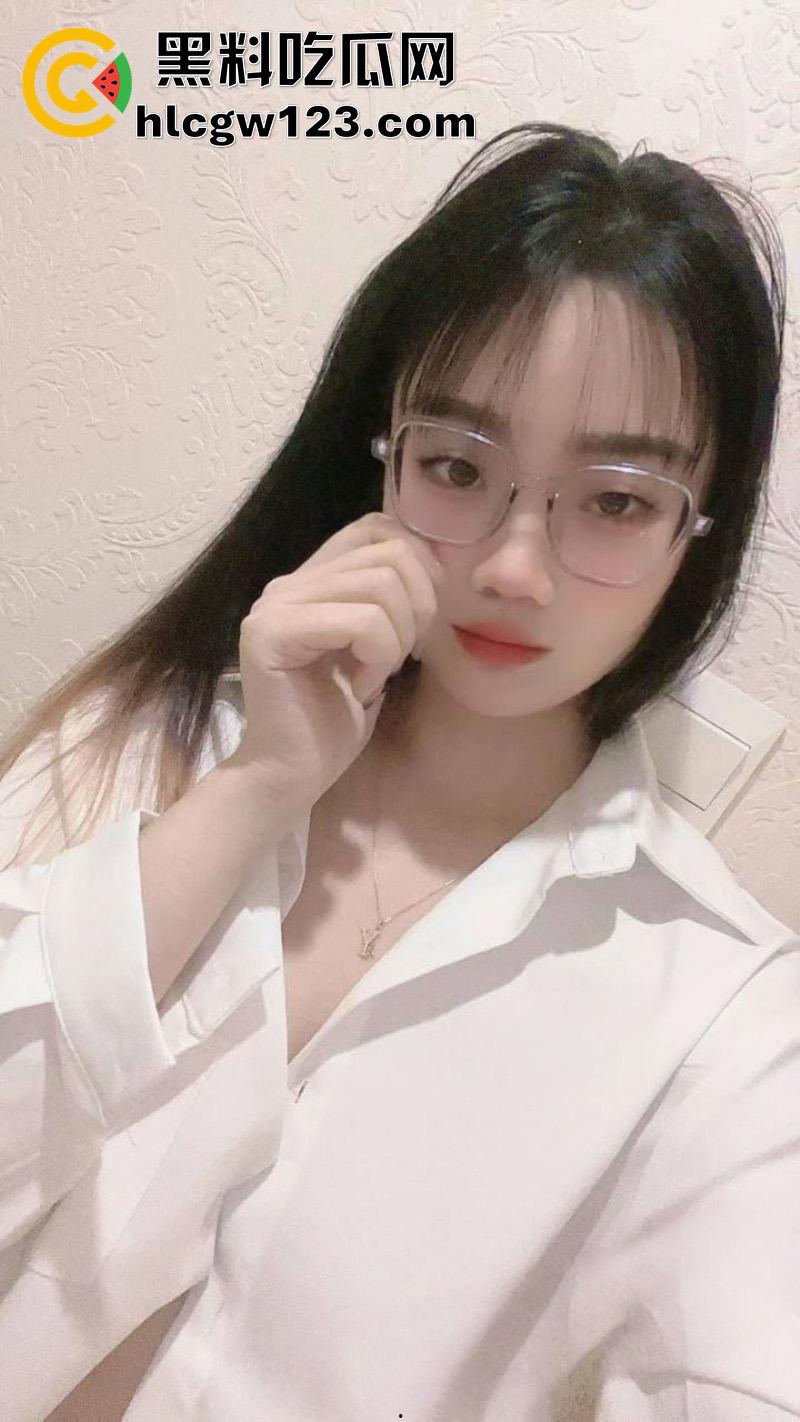 白月光巨乳学生妹，杭州工商学院【俞梦菲】，被情人调教成淫娃，嫩穴扣得汁水乱喷浪叫勾魂！-2