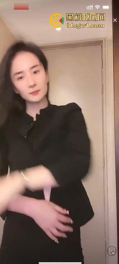 抖音山寨杨幂网红『小幂幂』黑丝跳骚舞捞金，杨幂粉大哥直言操不到真幂，那就狂操这仿版贱货解馋解渴！-2