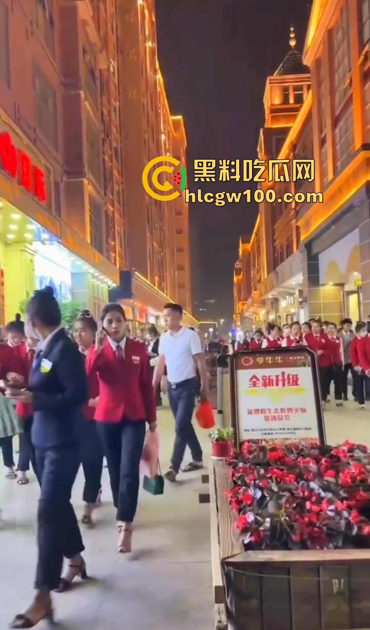 缅甸小姐姐的日常曝光，下班后颜值在线可甜可辣，生活不仅是开火车，瓜友速来当评委，看看缅甸妹子美到几分！-11