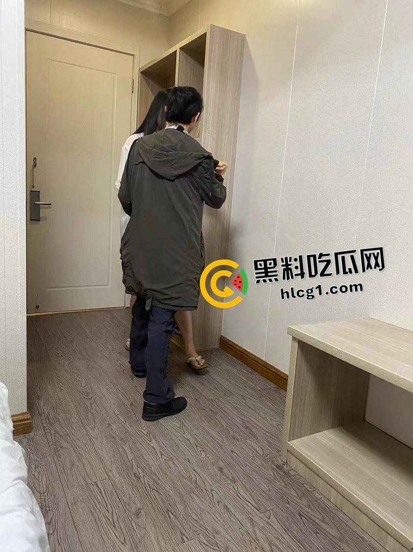 宁波女子轻生现场 老公沉迷女主播准备离婚 怀孕四个月寻死 现场视频 流出 有救生垫也摔不轻-8