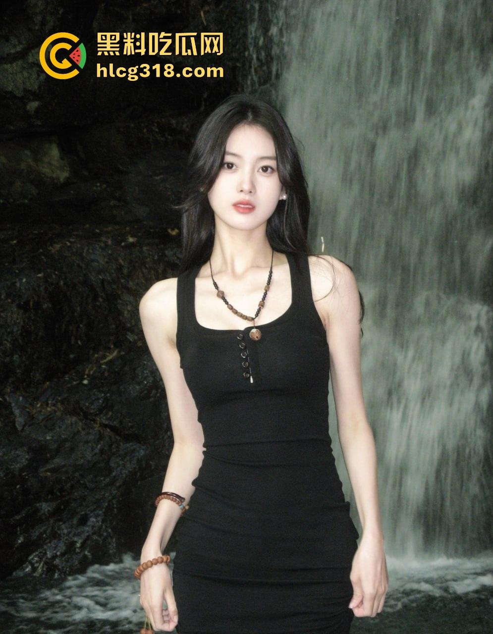 海角乱伦！约小姨和小姨闺蜜双飞大战，多人群P画面淫乱 浪叫声不绝于耳风骚至极！-1