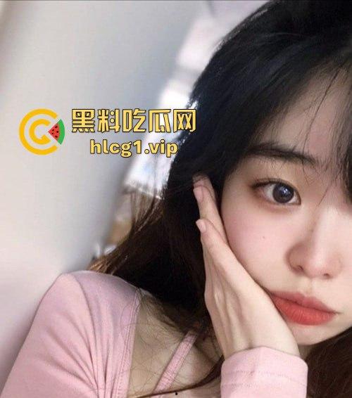 瓜友爆料约了个技校02年清纯妹，外表无辜其实援交老司机！那叫声简直让人顶不住！-5