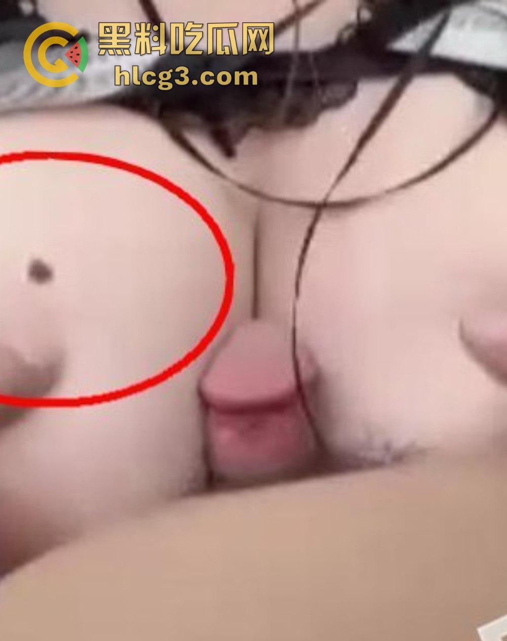 抖音巨乳网红『多肉大白兔』天台露出口交乳交视频！极致性爱场面火爆全网！-8