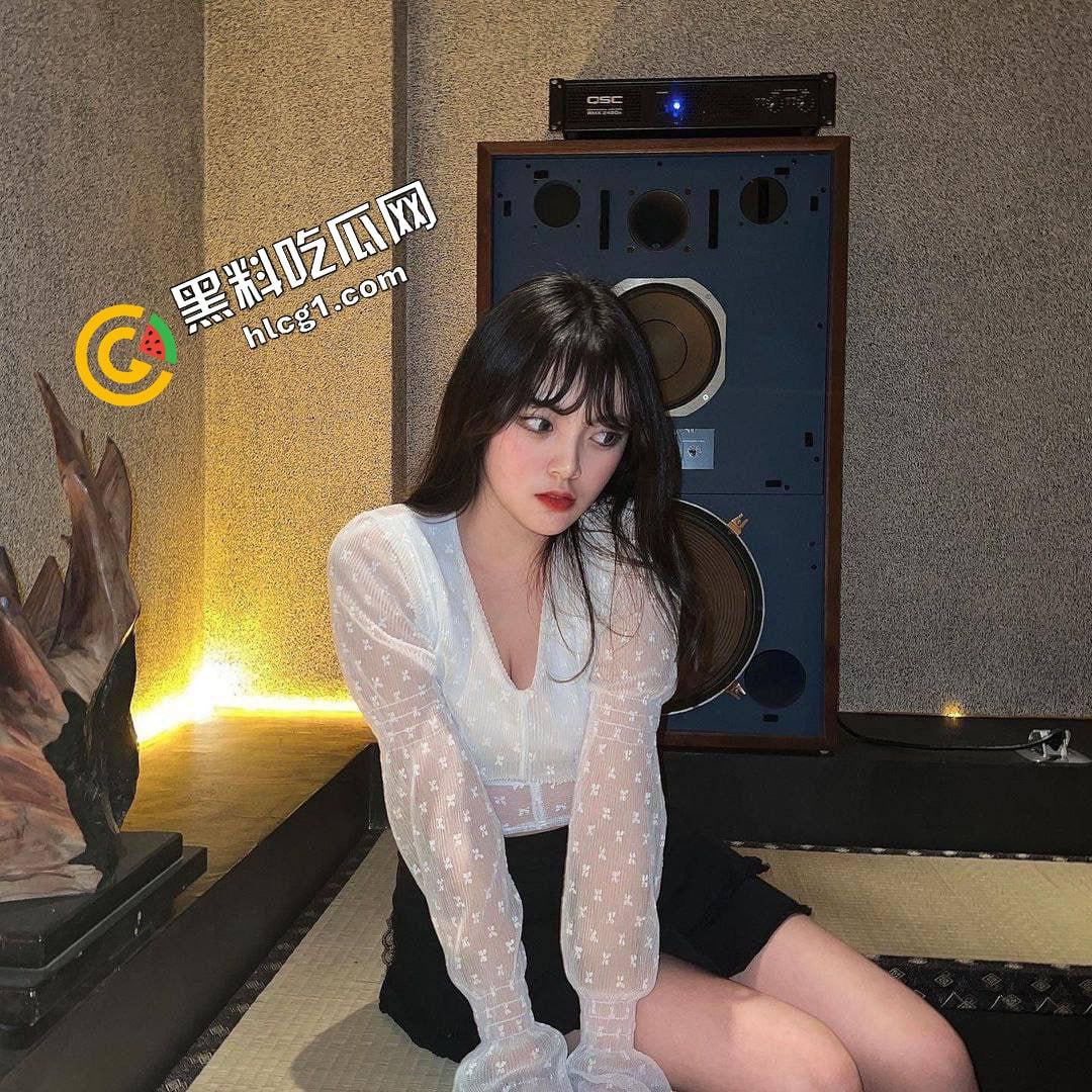 西安翻译学院小母狗，别看04年的但是真的早熟，视频外泄让人直呼过瘾！-1