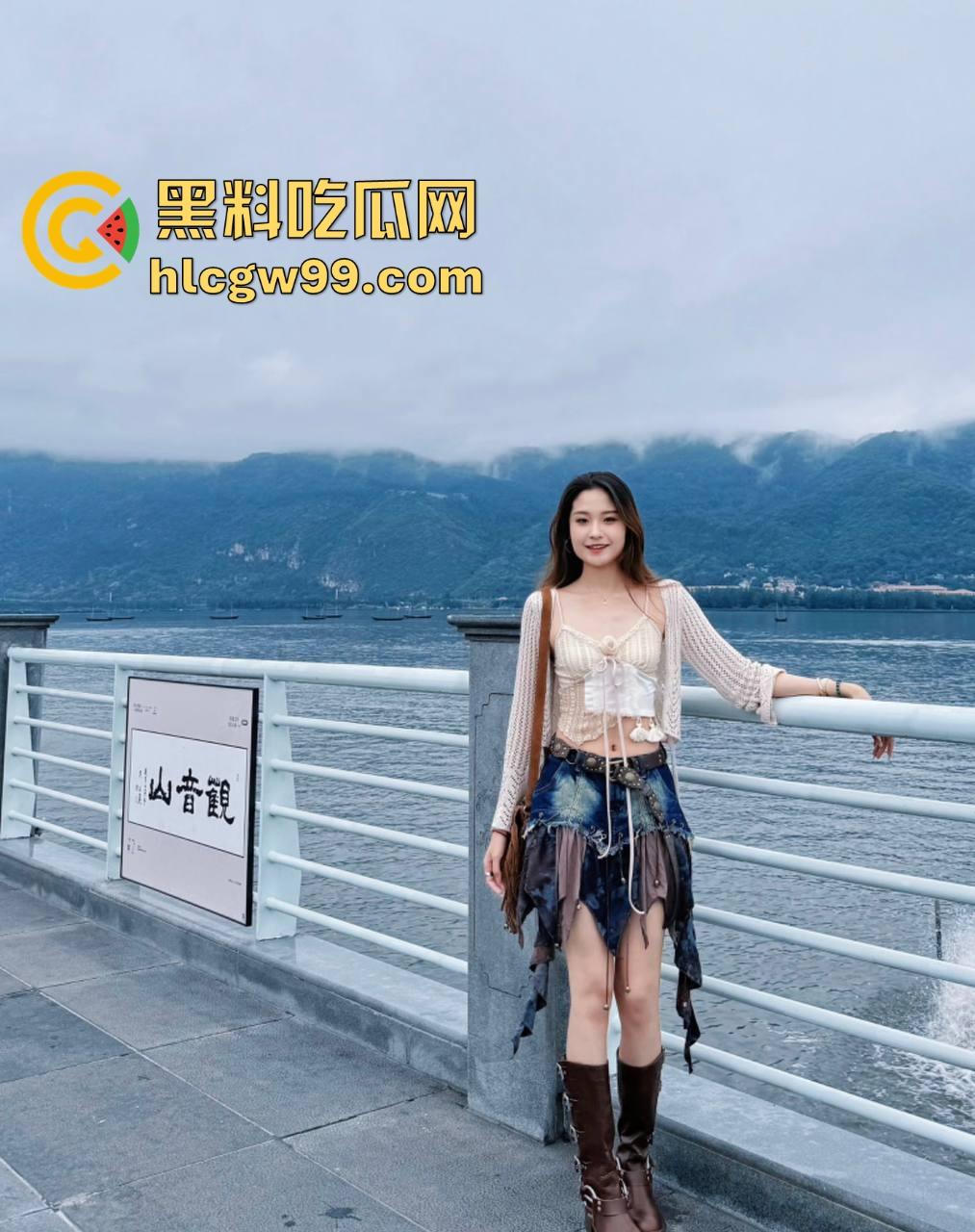狼友投稿曝光大学生前女友【林辛】私下欠操成性，平时旅游拍美照，约炮帅哥被调教成母狗，放假就是淫乱季！-7