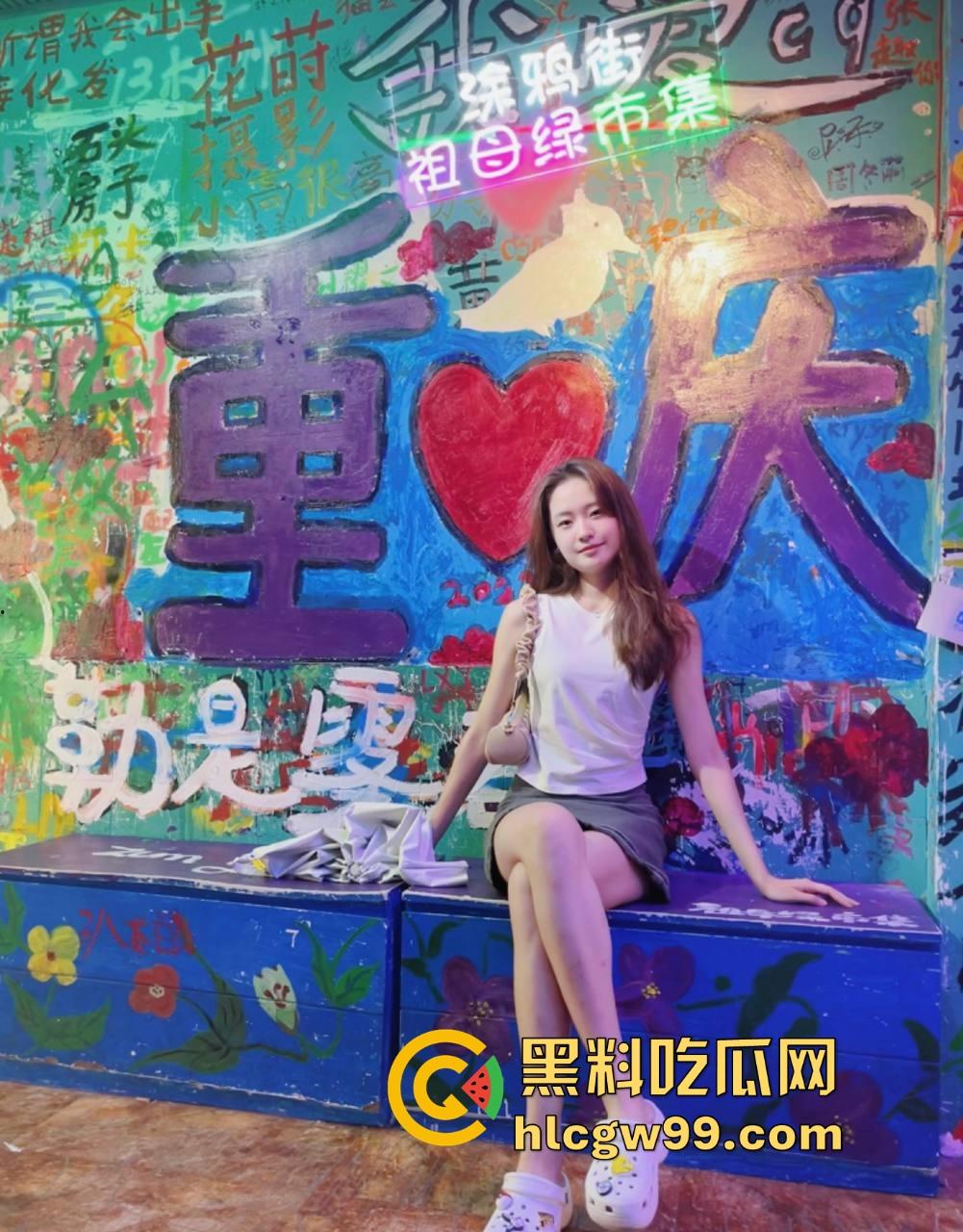 狼友投稿曝光大学生前女友【林辛】私下欠操成性，平时旅游拍美照，约炮帅哥被调教成母狗，放假就是淫乱季！-10