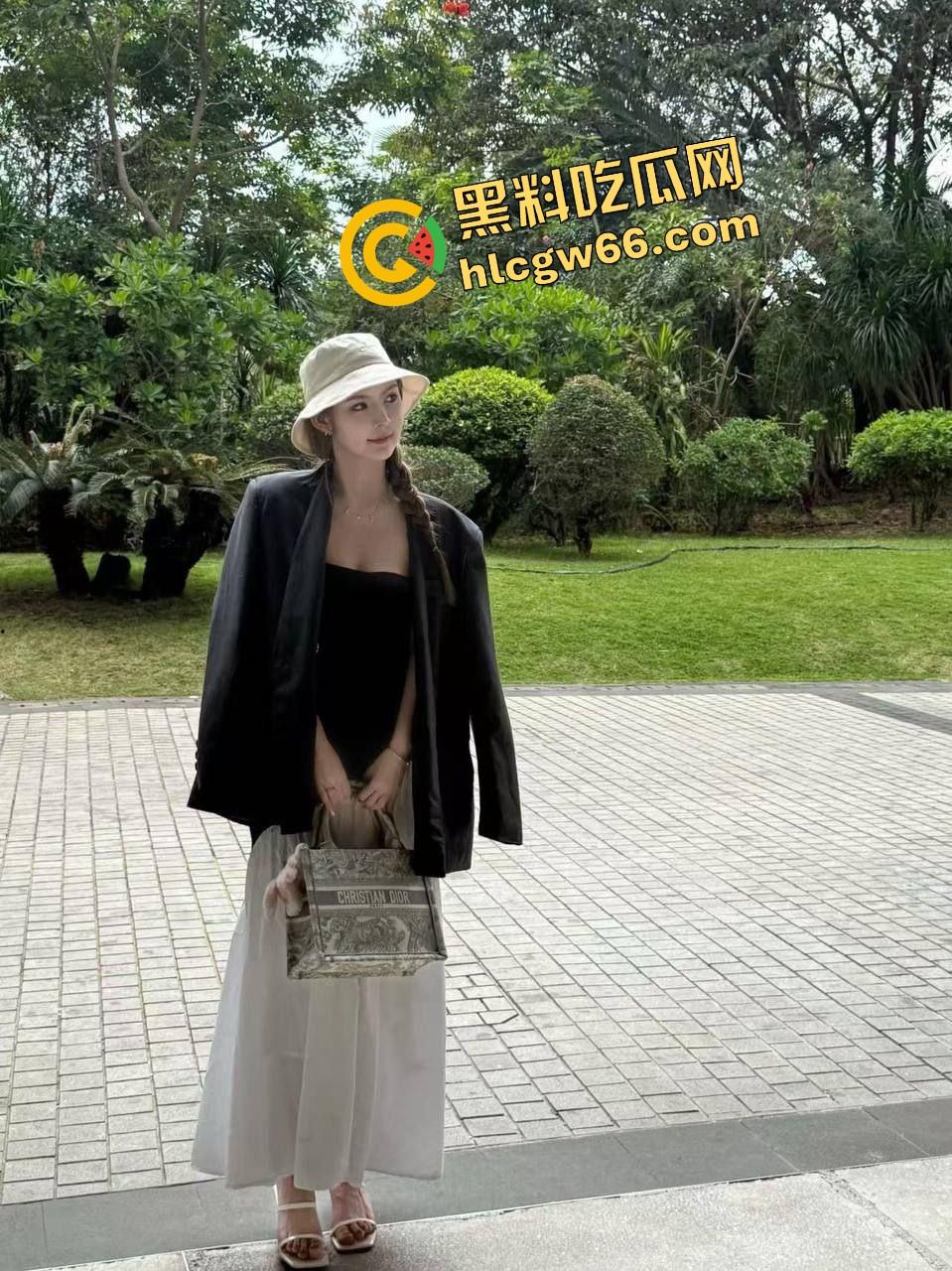 闺蜜卧底变情妇，天津巨乳少妇『李丹 』我老婆的闺蜜竟然成了我深夜在浴室猛操两小时的发泄母狗？-8