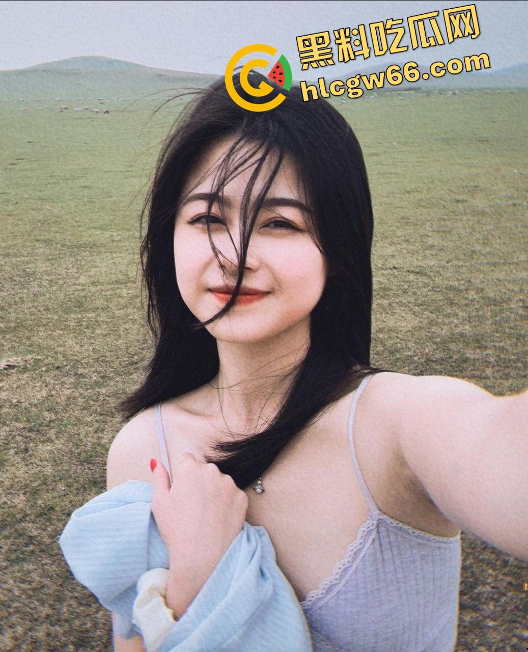 重庆骚货黄毛妹重口翻天操作曝光，肥美肉臀扩阴塞橘子，骚穴大开吃果粒，果汁流逼喷脸，这尼玛是人能玩的？-4