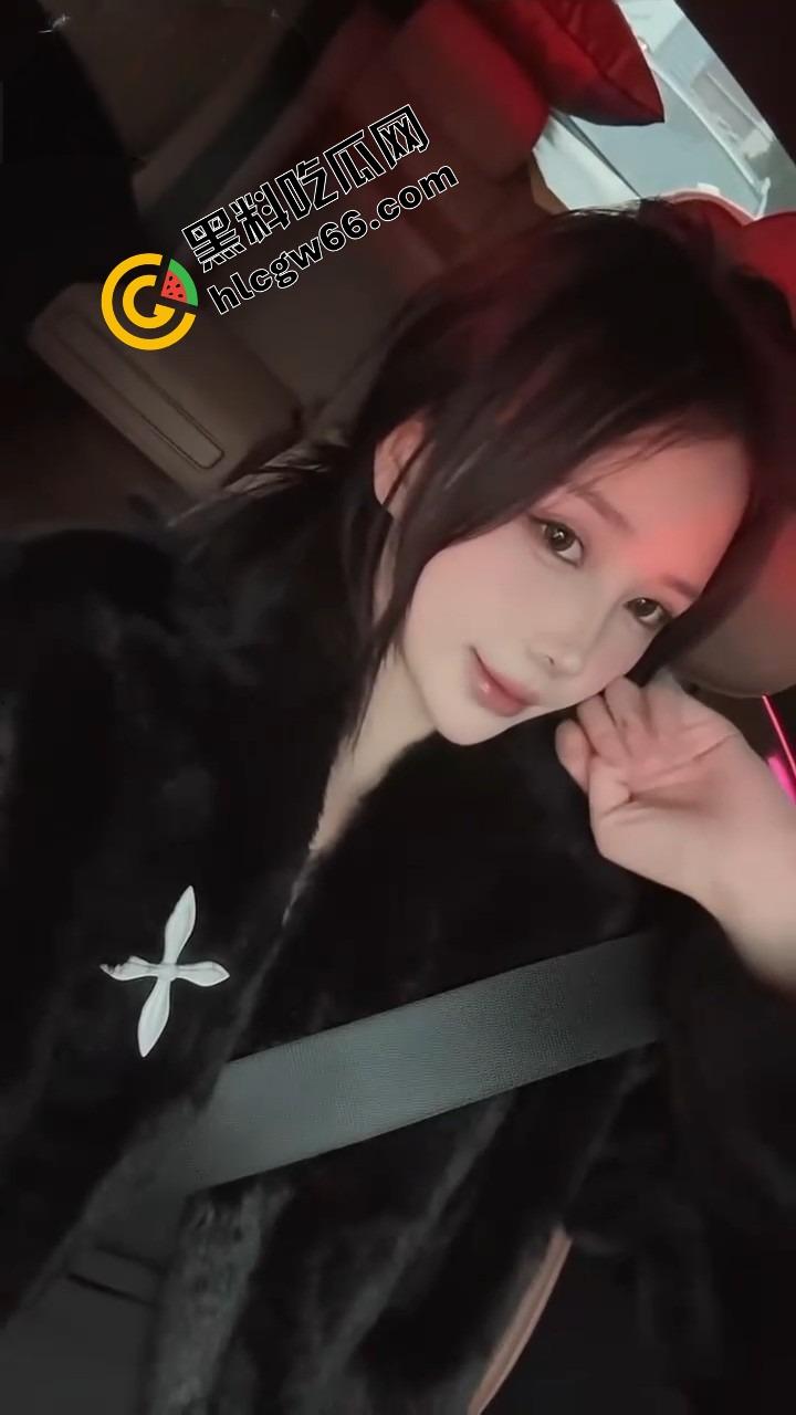 武汉王者女神【毛安琪】线下成鸡，王者上分换操一炮1500，小穴蹭几下就流水，果然游戏打得骚逼也松！-9