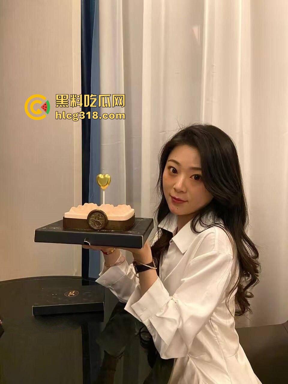 中铁三建女设计师『苗苗』被领导操到高潮口爆后闹掰互撕，操逼一时爽爆雷两行泪，鸡巴进嘴感情归零！-3