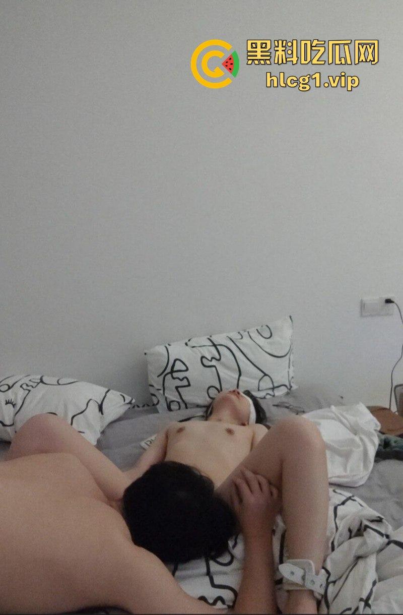 杭州海“龟”【潘玲玲】受眼镜男指导进军直播业 旁边还有打光的-17