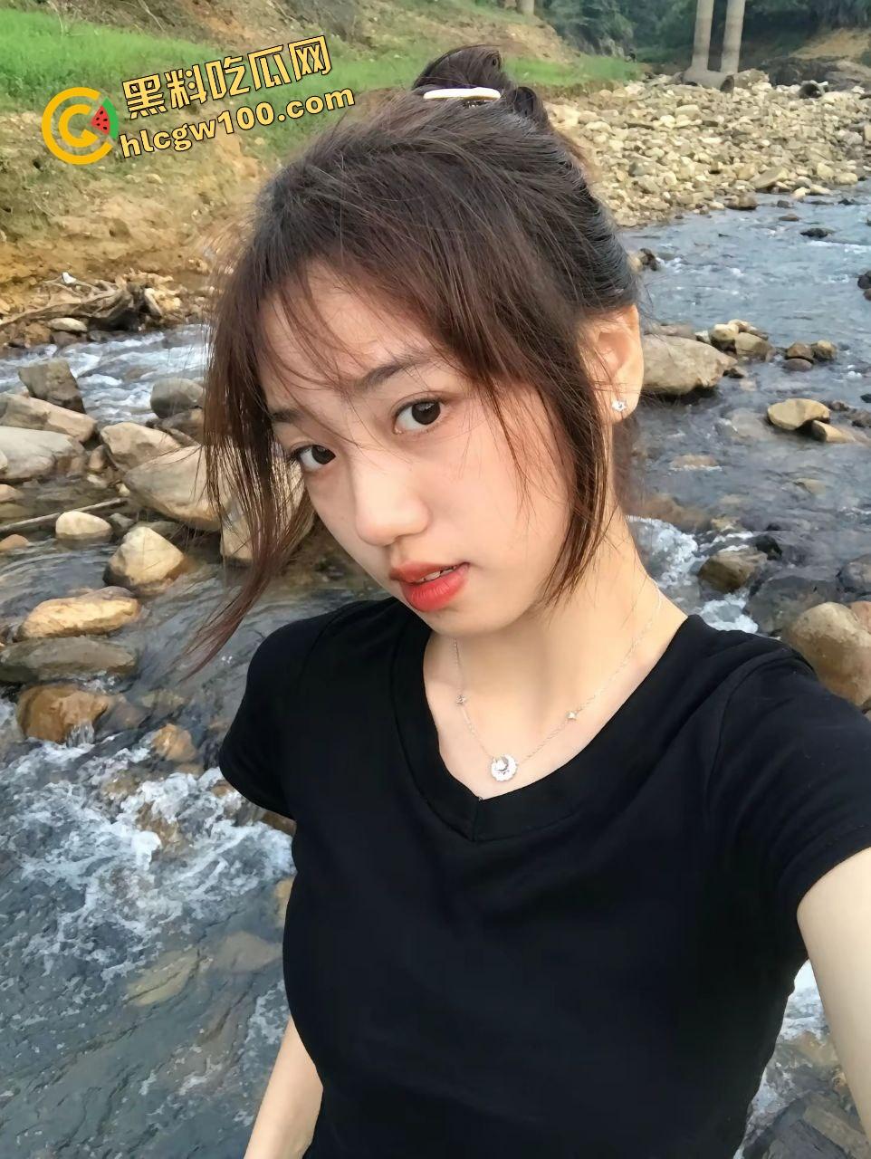 海南文昌反差骚鸡人妻【蒋怡琳】与猛男房间各种姿势，爆操白虎无毛骚逼，独家曝光流出！-3