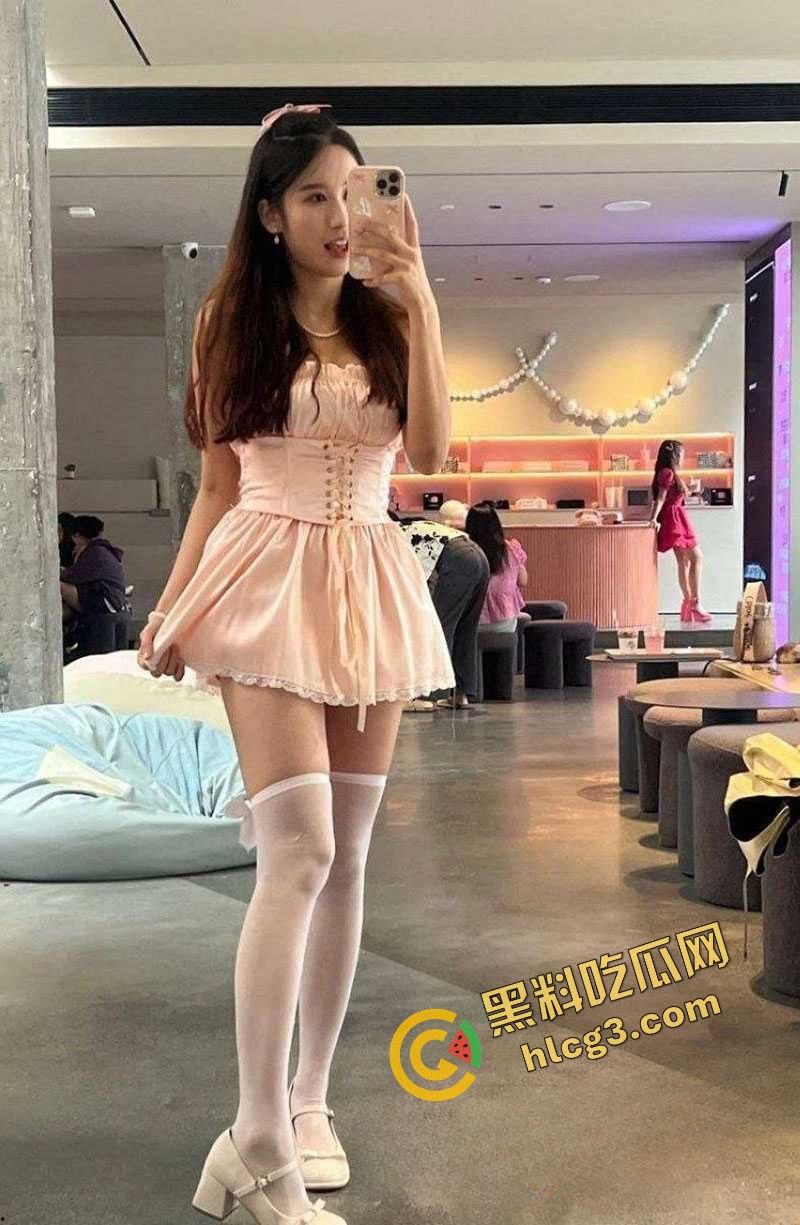 南京健身女教练『赵丽妍』被富豪大哥健身办年卡拿下 SM道具调教电逼 颜射淫叫不断！-4