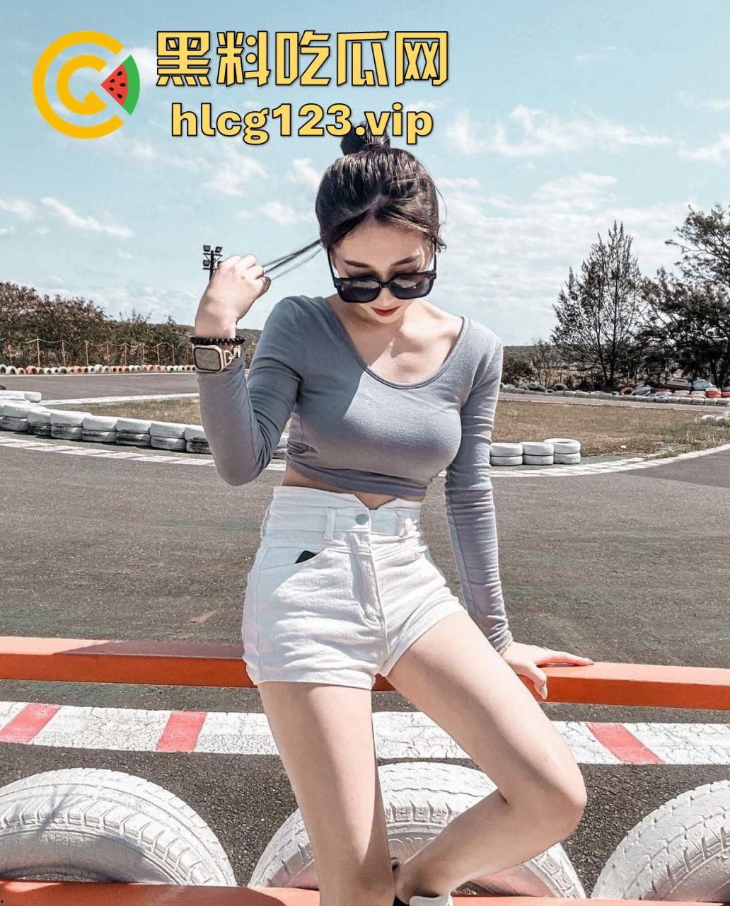 INS湾湾妹陪玩被大哥搞得服服帖帖！骚得不行，身材火辣反差爆表，露脸视频可惜只怼脸照！-2